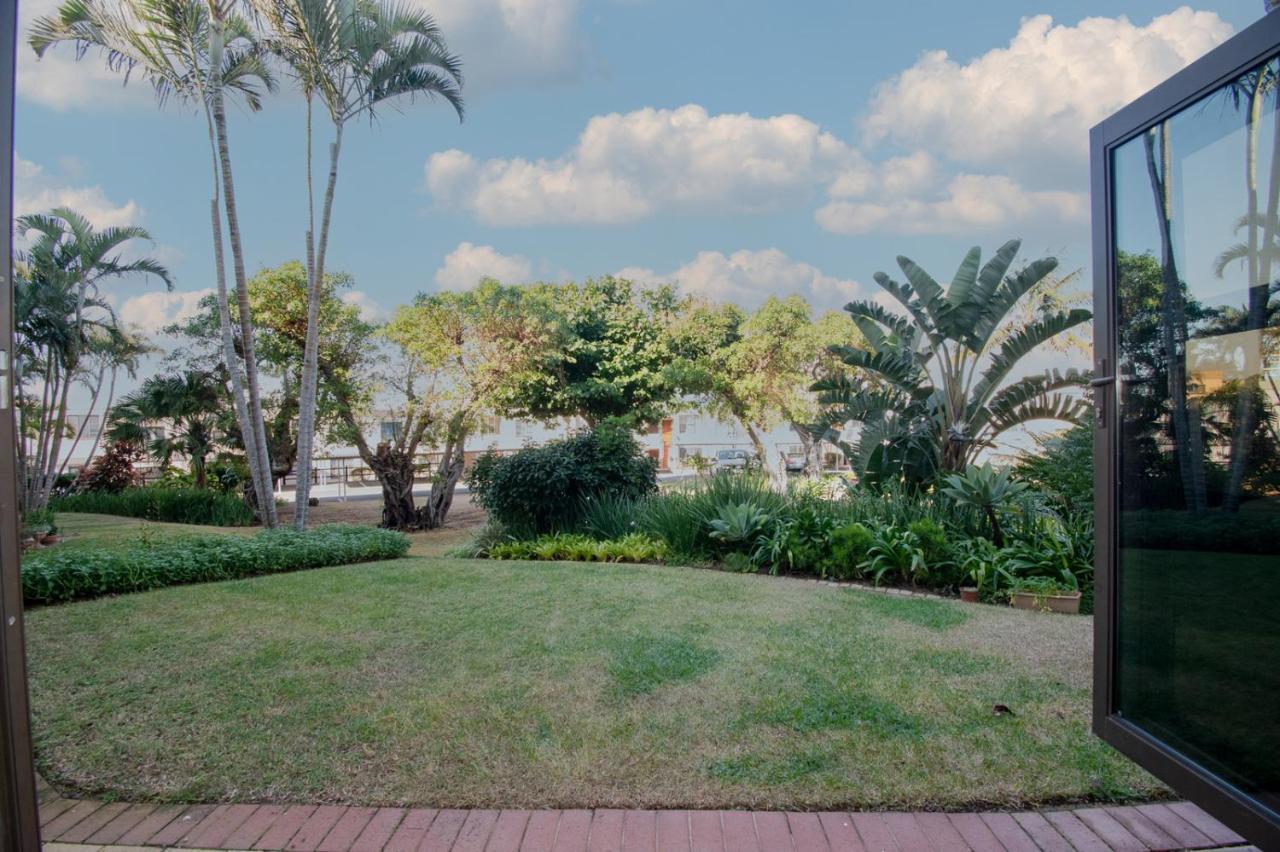 7 The Shades Umhlanga Rocks Apartamento Durban Exterior foto