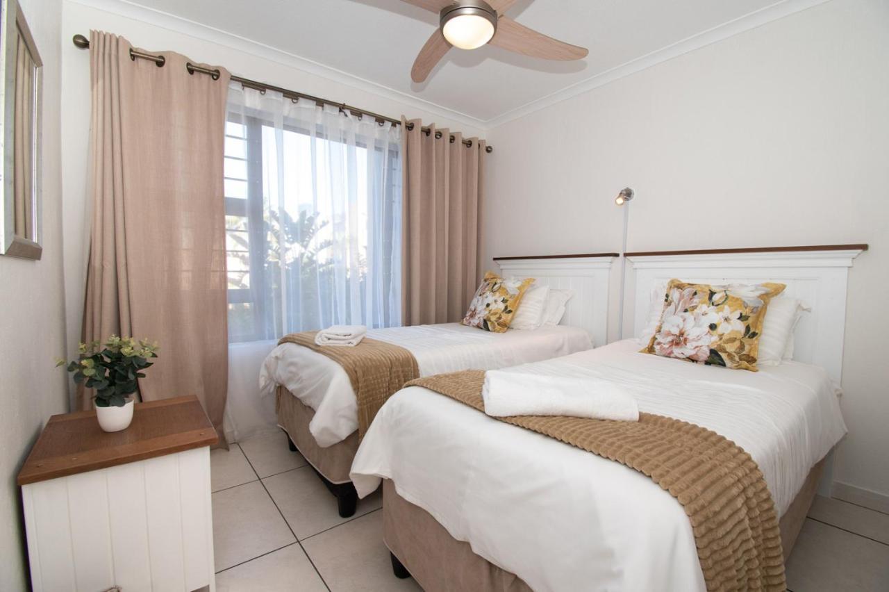 7 The Shades Umhlanga Rocks Apartamento Durban Exterior foto
